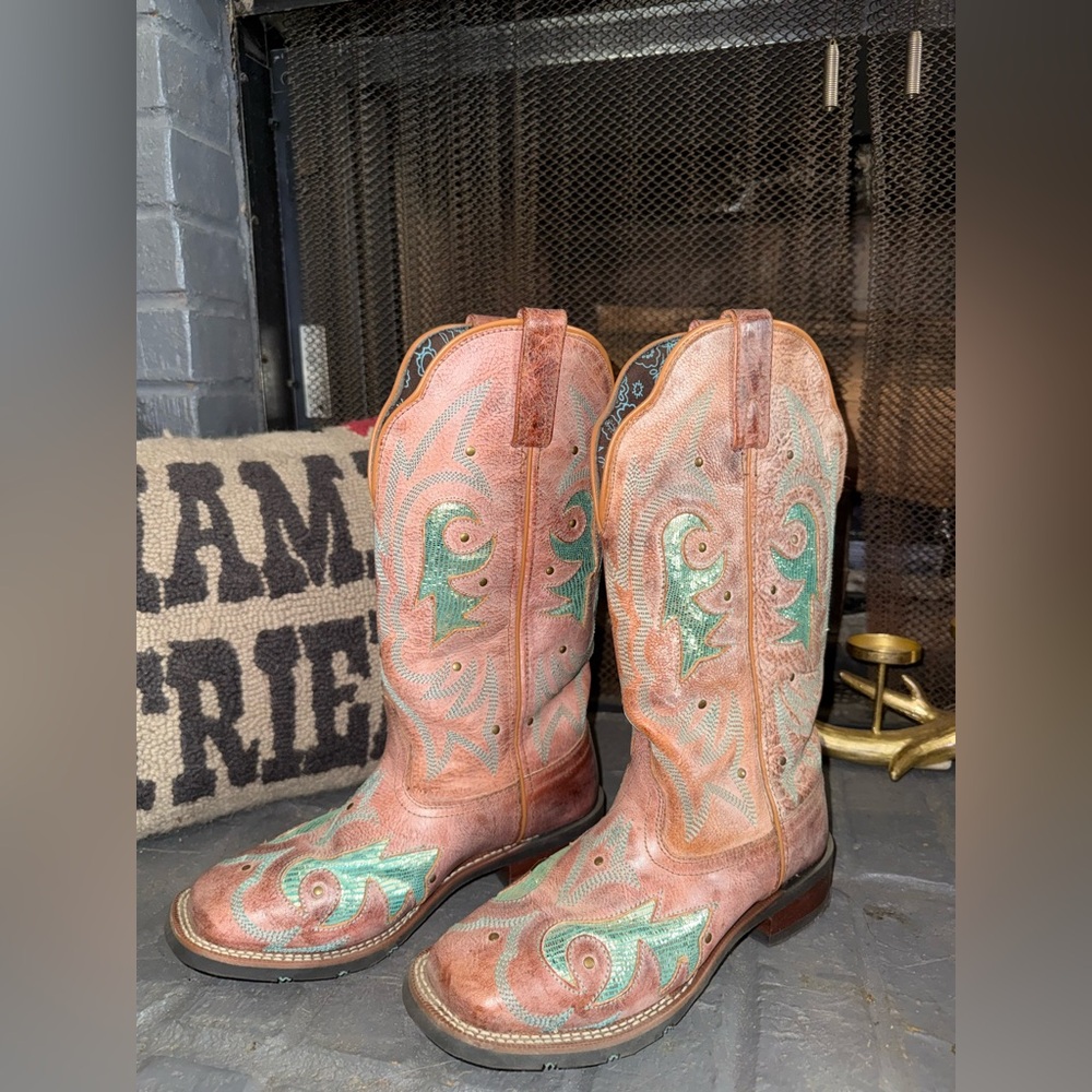 ❌SOLD❌ Laredo Brown and Blue Floral Cowboy Boots
